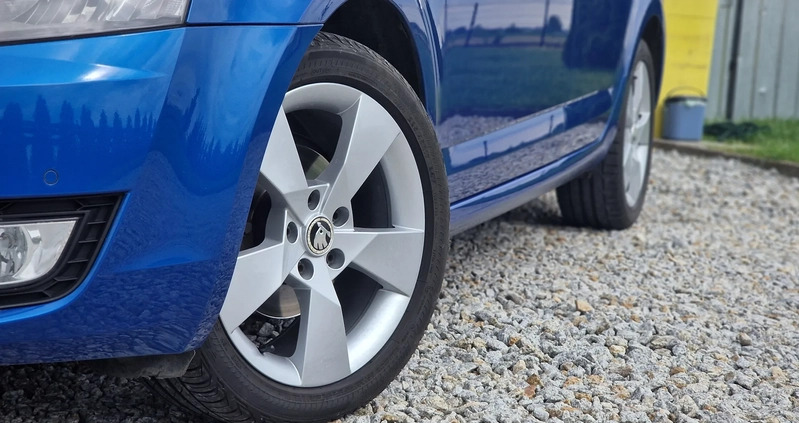 Skoda Octavia cena 36500 przebieg: 199000, rok produkcji 2015 z Moryń małe 667